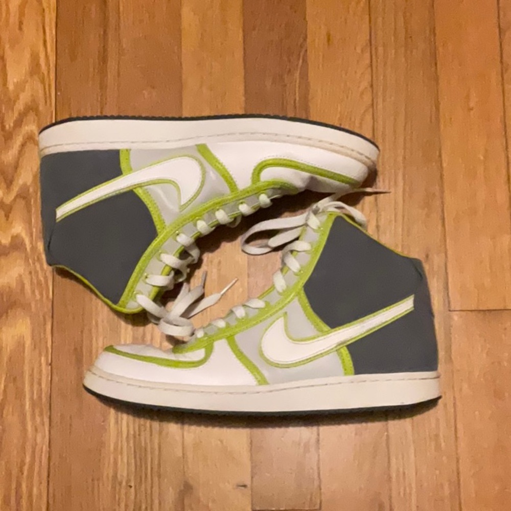 Nike Gray and Green Athletic Shoes with High-Top Design